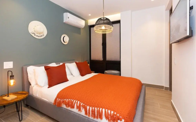 The Rooftop Condo by Acomodo