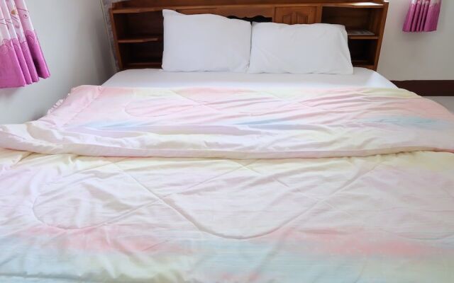 Baan Klang Nam Resort