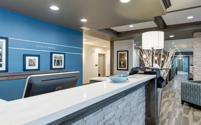 Western Star Signature Hotel & Conference Centre
