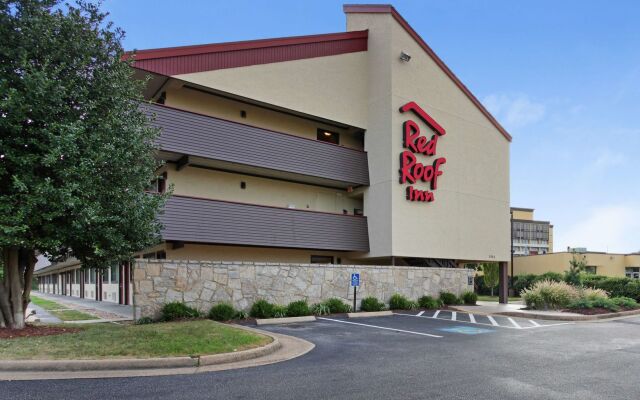 Red Roof Inn Hampton Coliseum & Convention Center