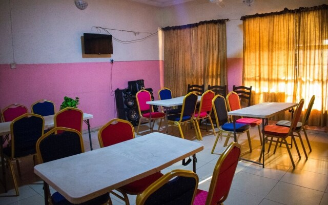 Moye Hotel Sagamu