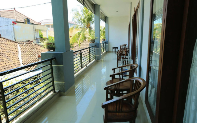 RedDoorz @ Kartika Plaza