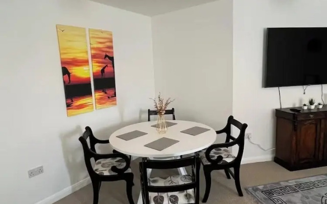 Spacious Comfortable Central Derby 2-bed Apartment