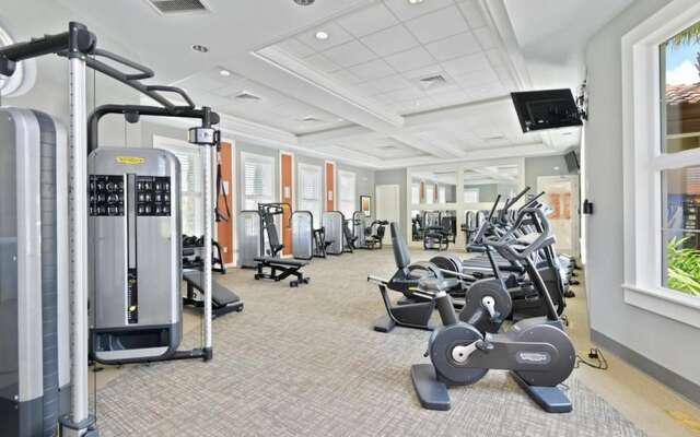 Beautiful Themed Vacation Home With Pool St5509