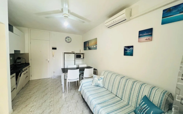 Bright Apartment 150mt From the sea