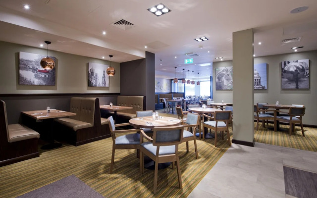 Premier Inn Leeds Cc - Whitehall Road