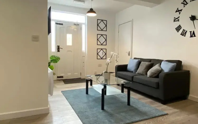 Host Stay Waterfront