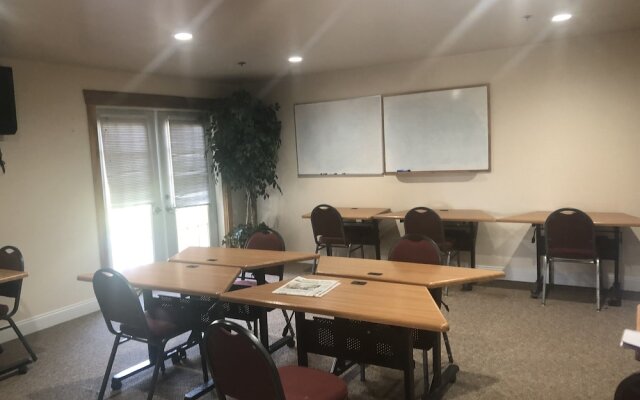 Elkhorn Mountain Inn
