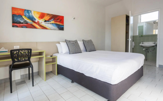 Nightcap at Emerald Star Hotel