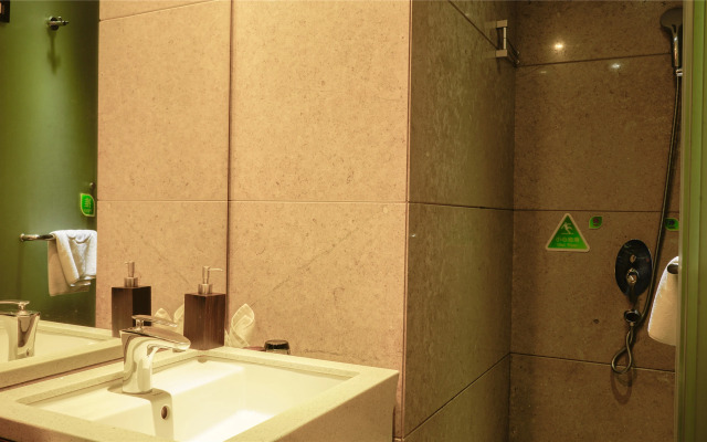 Paco Hotel Guangzhou Ouzhuang Metro Branch