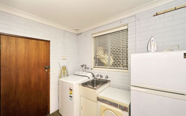 Pet Friendly Lentara St 10 - Fingal Bay