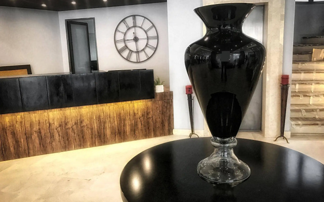 GQ Hotel & Club - Adults Only