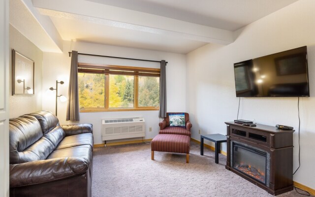 5087 Gateway Home by RedAwning