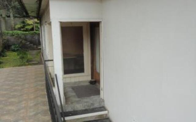 Hostal 5 Adobes