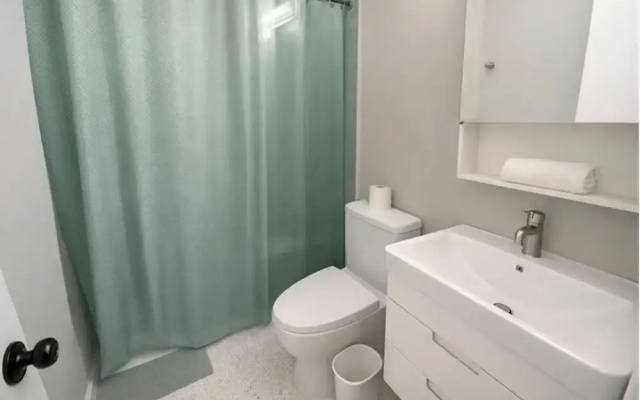 Relaxing Miami Beach Getaway Near  Ocean