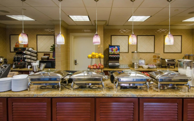 West Inn & Suites