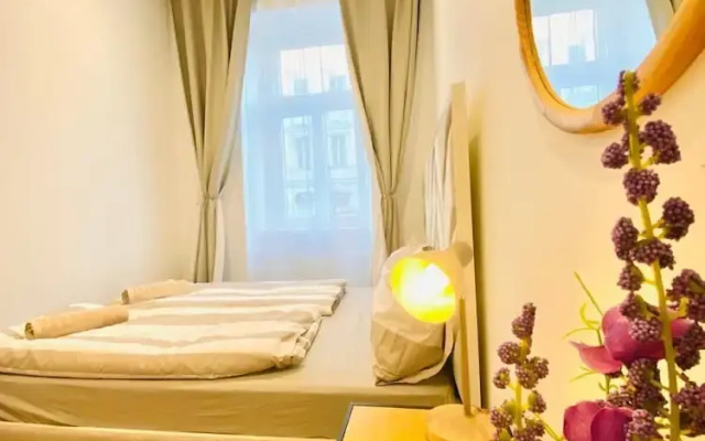 Charming 4 Bedroom Apartment Ottakring