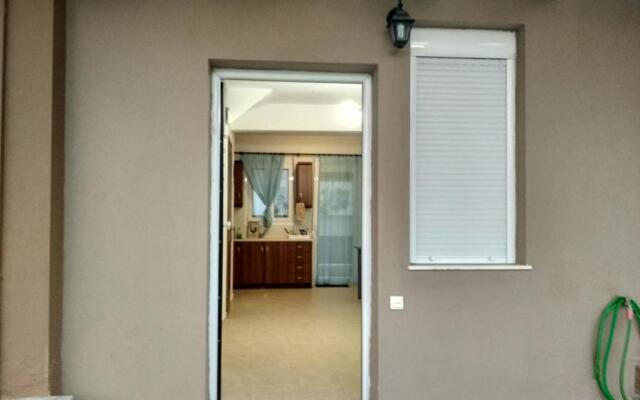 N2 house with yard and parking