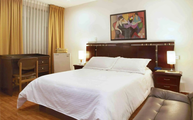 Charlies Place Hotel & Spa
