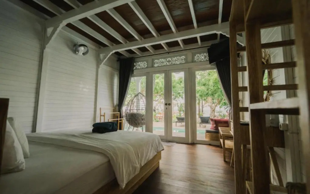 Mambo Beach Resort