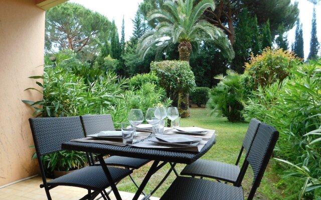 T1, Central Park, climatisation, piscine, parking privé