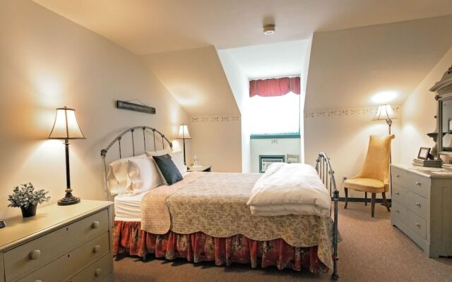 Captain Stannard House Bed and Breakfast Country Inn