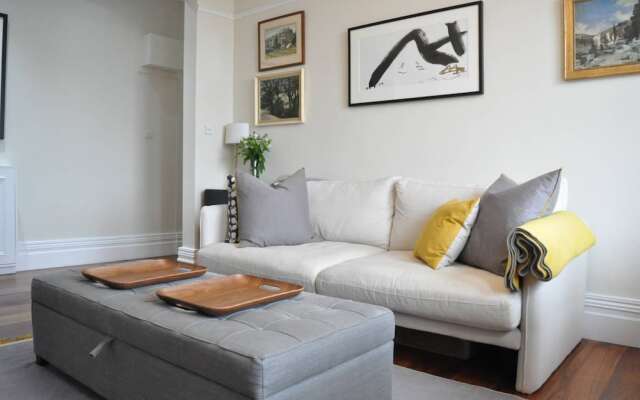 Beautiful 2 Bedroom Flat in Prime Notting Hill Location