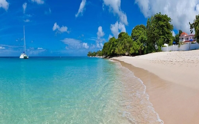 Sunny Vacation Villa 90