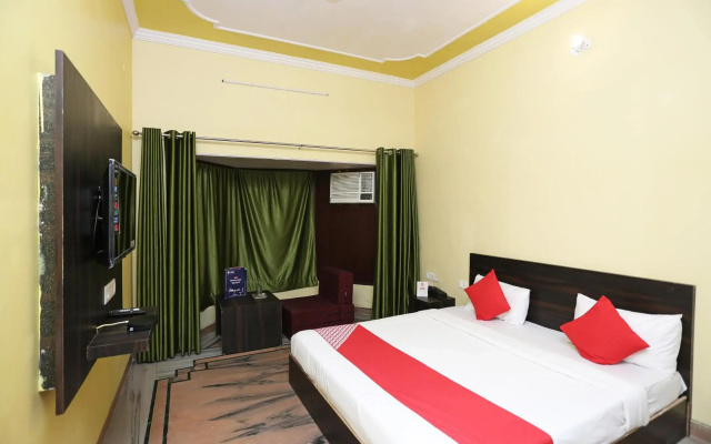 OYO 12758 Hotel Greenview Inn