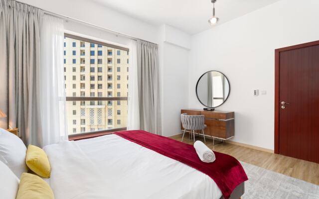 Whitesage - Magnificent Waterfront Apt, Steps From the Beach