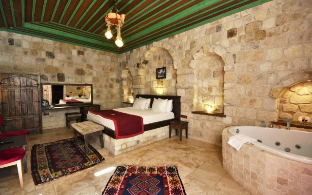 Under Cave Hotel