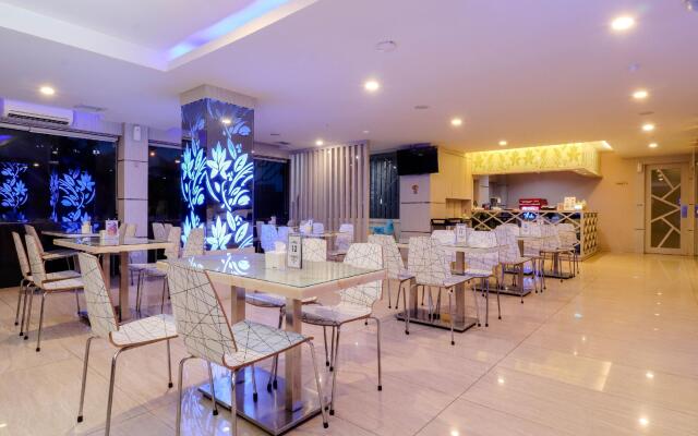Lovina Inn Hotel Batam