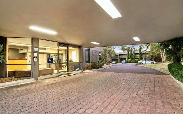 Knox International Hotel & Apartments