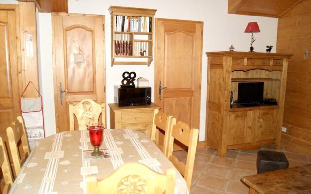 Apartment With 2 Bedrooms in Pralognan-la-vanoise, With Wonderful Moun