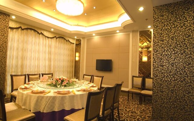 Central International Hotel