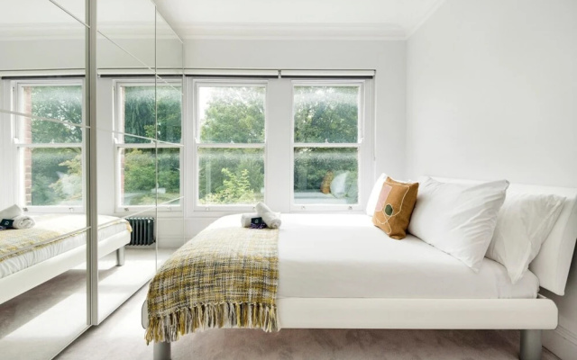 Modern and Bright Highgate Gem