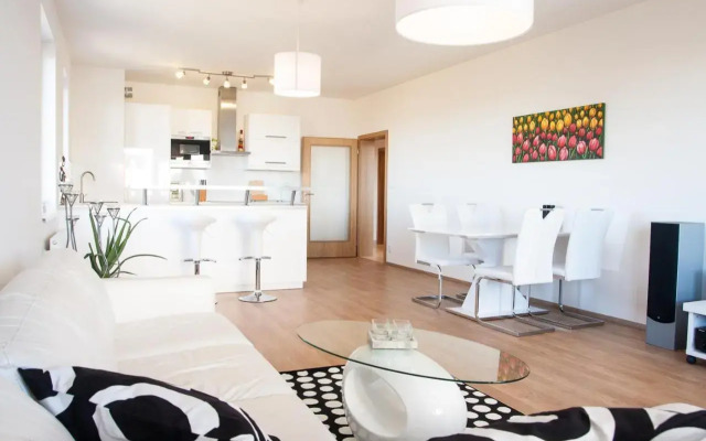 Prostorný 3 pokojový apartmán s dvěma terasami