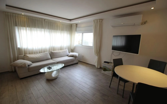 The Seasons Beach Design Studio Sea View