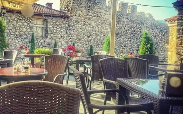 Small Luxury En suites ELEONOR