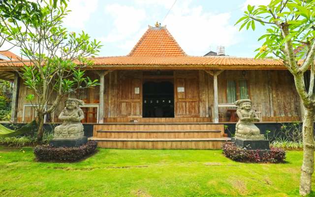 Damar Emas Guesthouse