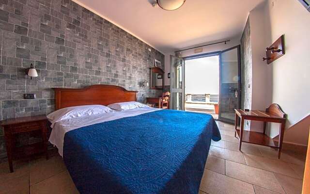 Hotel Capomulini 3 Stelle