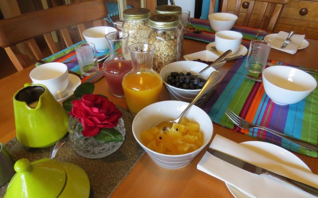 Westwind Homestay B & B – Meal – Waitakaruru