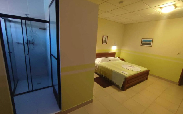 Jr Hotel