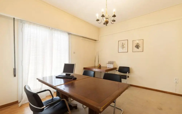 Luxury Sunny 150m2 Flat at the Heart of History