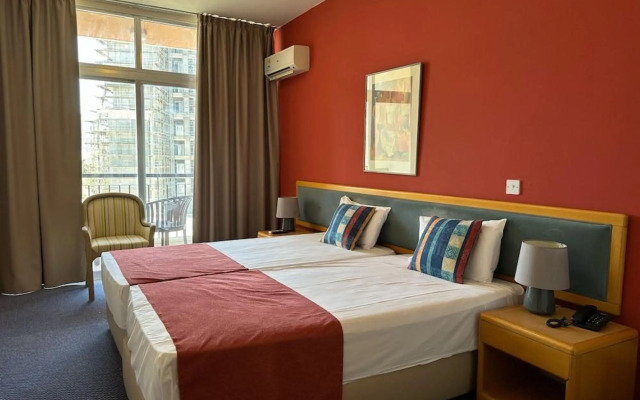 The Caravel Hotel