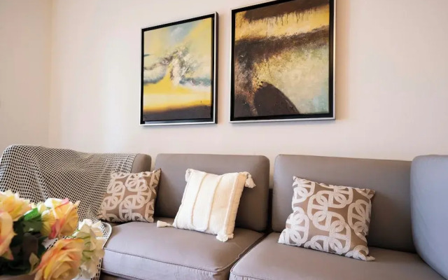 Tyms Spacious 2BR 1BA Apt Xuhui Metro