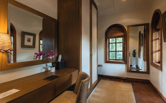 Hemingways Eden Residence