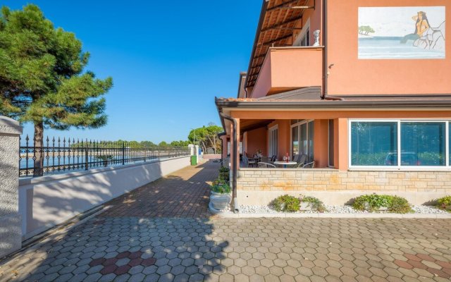 Awesome Home in Umag With Wifi and 3 Bedrooms