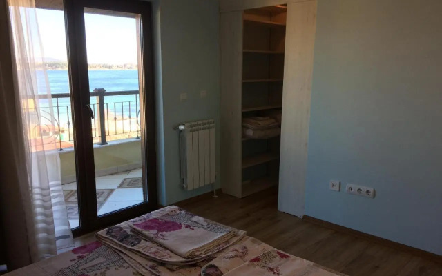 Villa Milagro Apartments