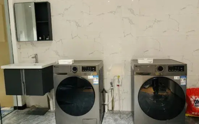 Zhongxiang Kaiden Business Hotel